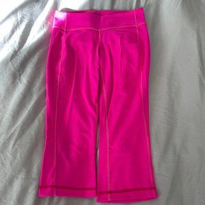Lulu Lemon Size 4  21" Hot Pink Legging